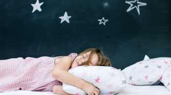 Conheça os benefícios do travesseiro Nasa para o seu sono