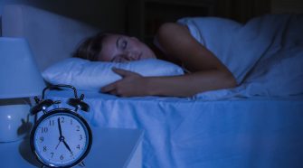 Aprenda a ter o costume de dormir cedo