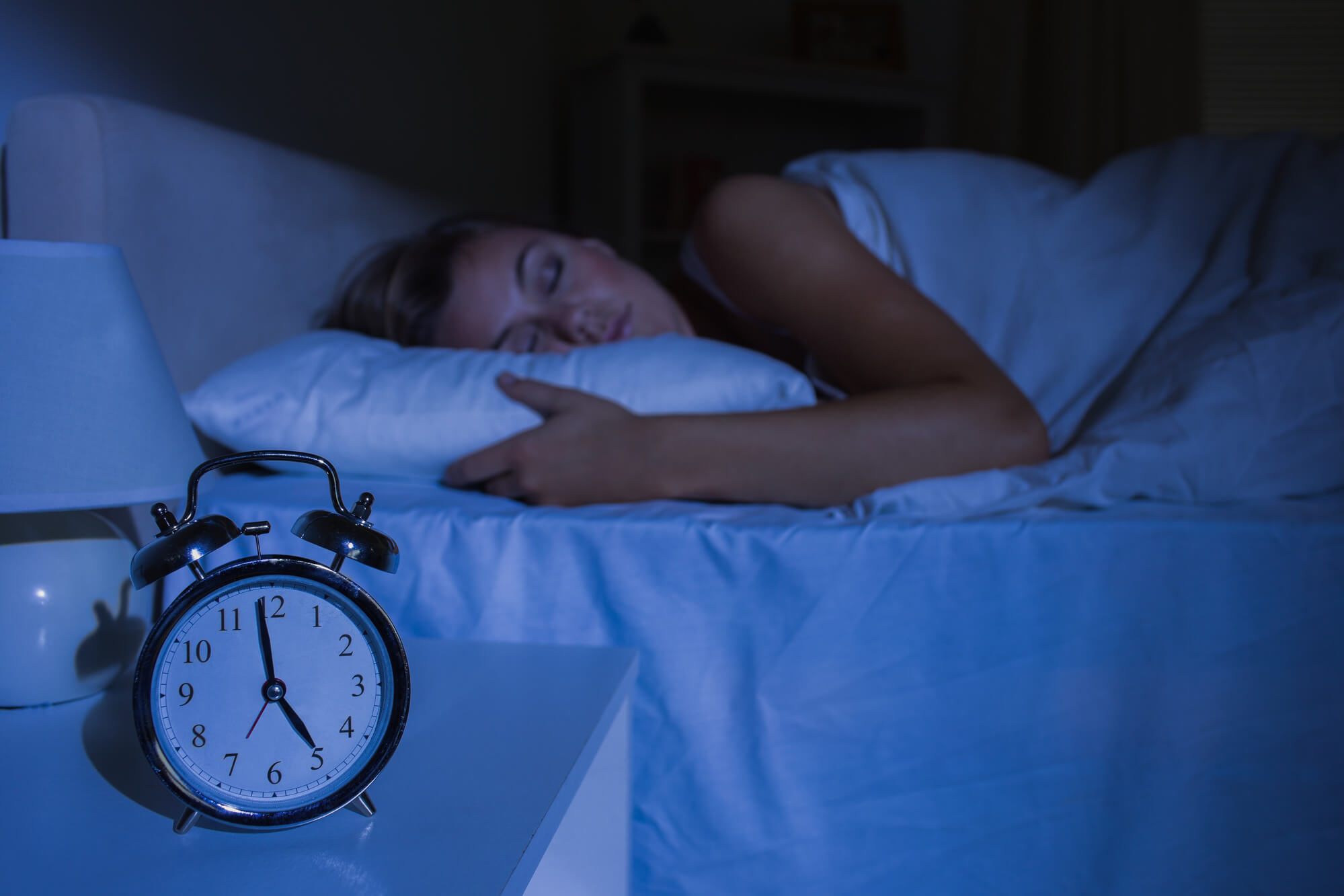 Aprenda a ter o costume de dormir cedo